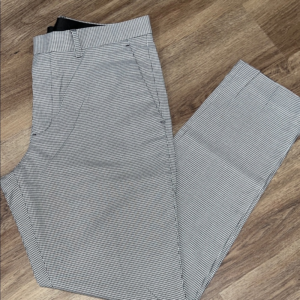 Express Men's Black and White Patterned Dress Pants